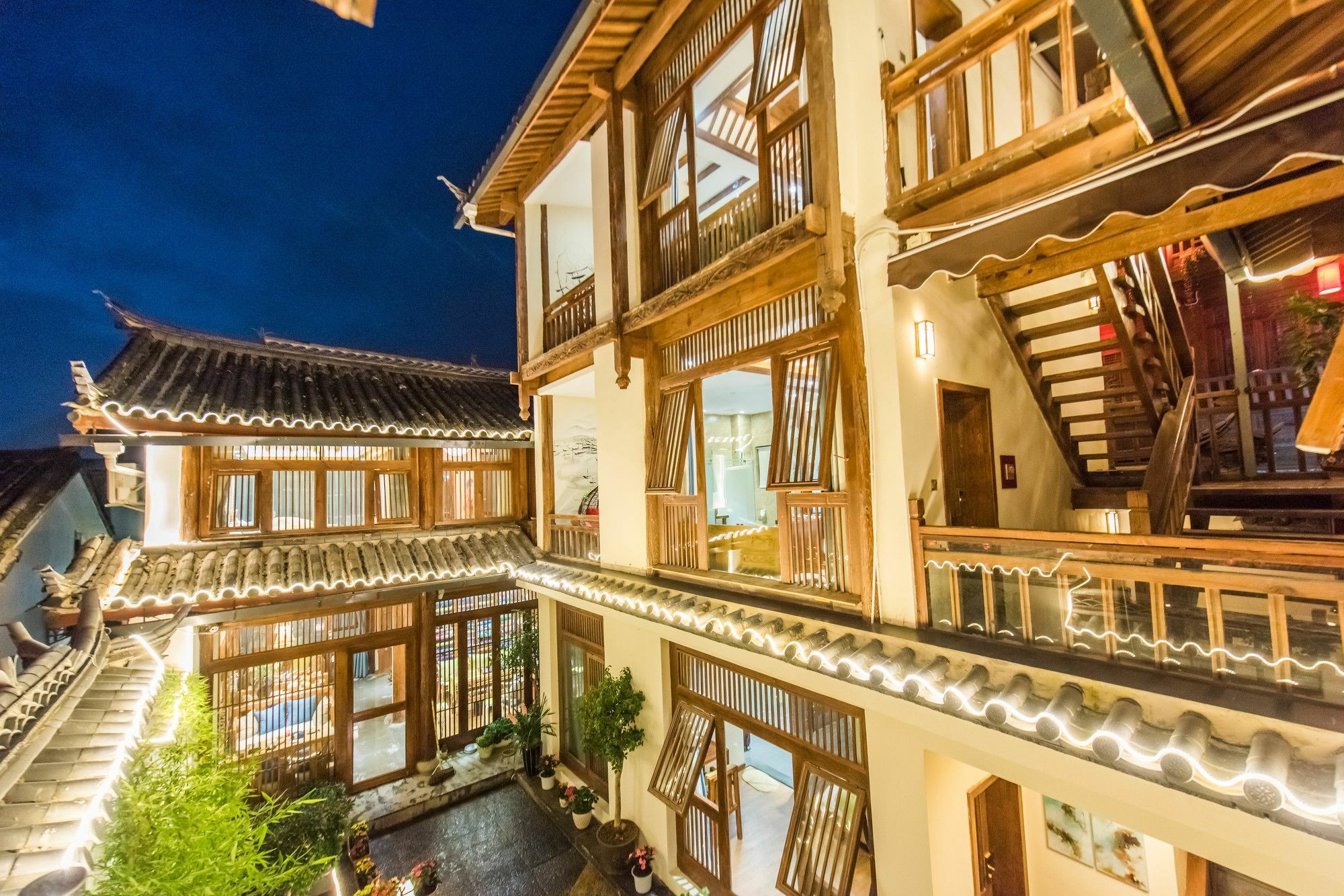 Lijiang Yue Tu Inn Exteriör bild